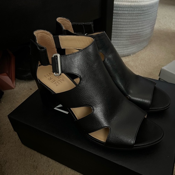 Naturalizer Shoes - Black Bootie Heel